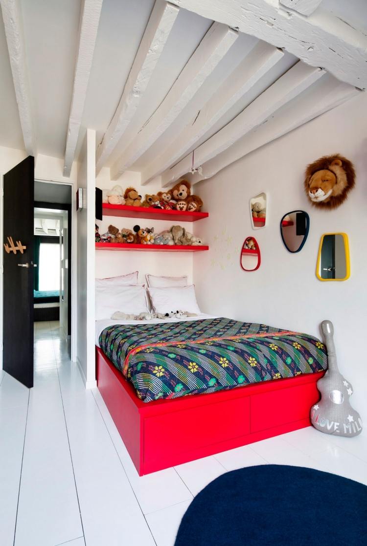 gasolina-cor-interior-moderno-quarto-cama-vermelho-vigas de madeira