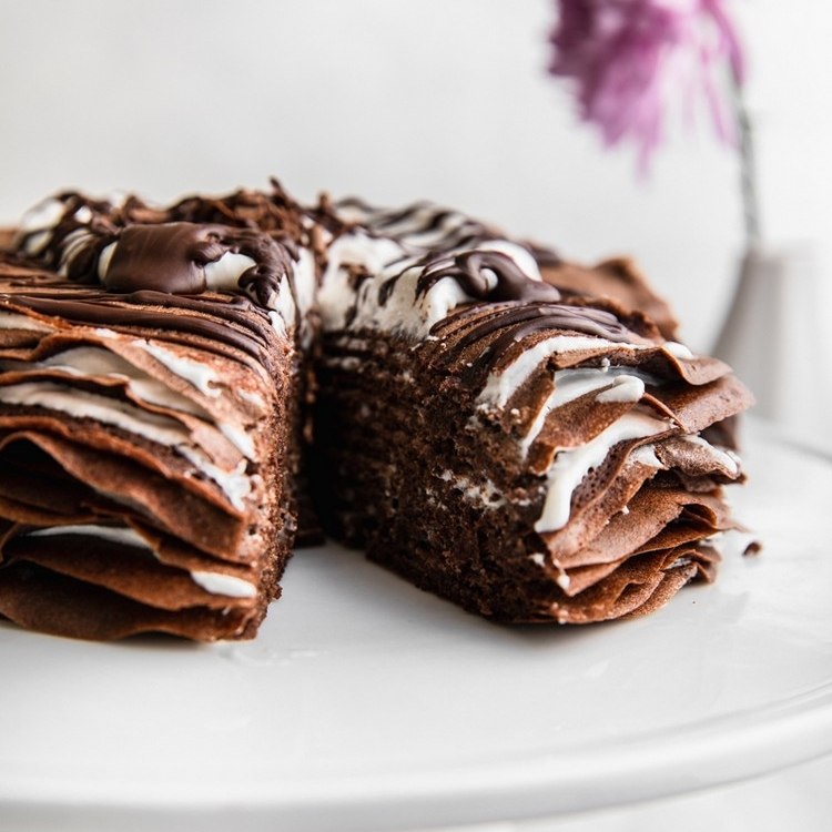 Receita de panquecas veganas com recheio de chocolate e bolo de panqueca