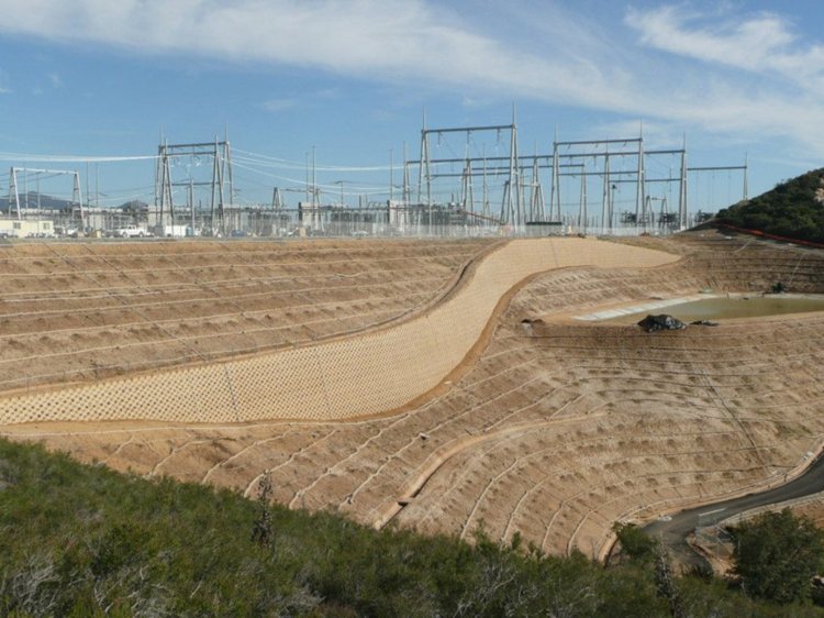 jardim-pedras-concreto-industrial-material-construção