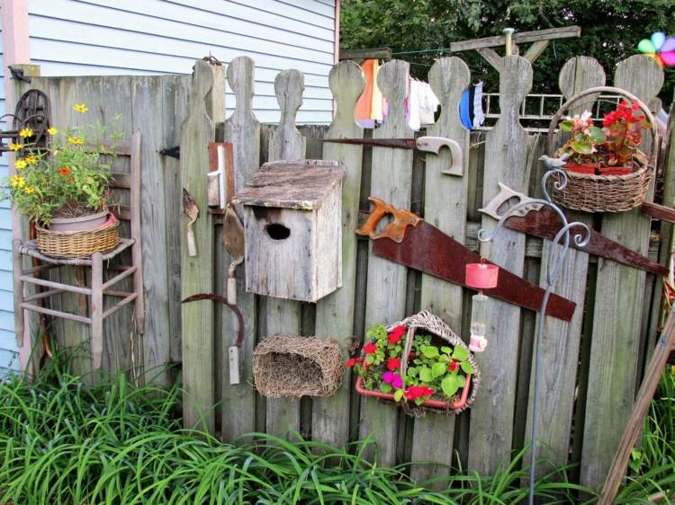 shabby-chic-garden-wooden-fence-decorating-birdhouse-rust-saw-ideas-easy