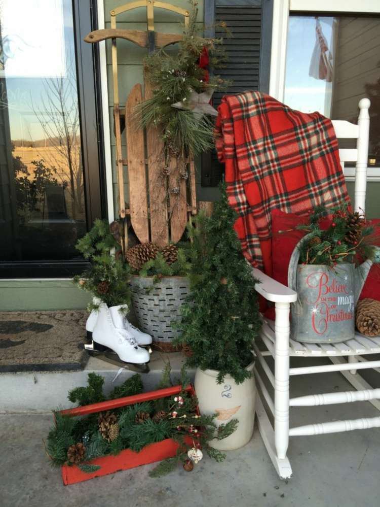 shabby-chic-garden-terrace-veranda-christmas-idea-rocking-chair-balde-plantador