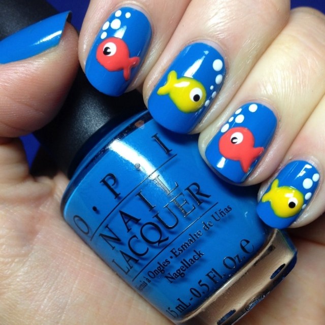 casaco diy-nail-art-ideas-summery-fish-subaquático-world-blue-base