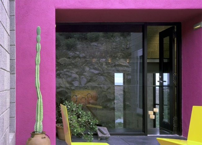 ibarra rosano design arquitetos moderna casa sólida rosa amarelo contraste