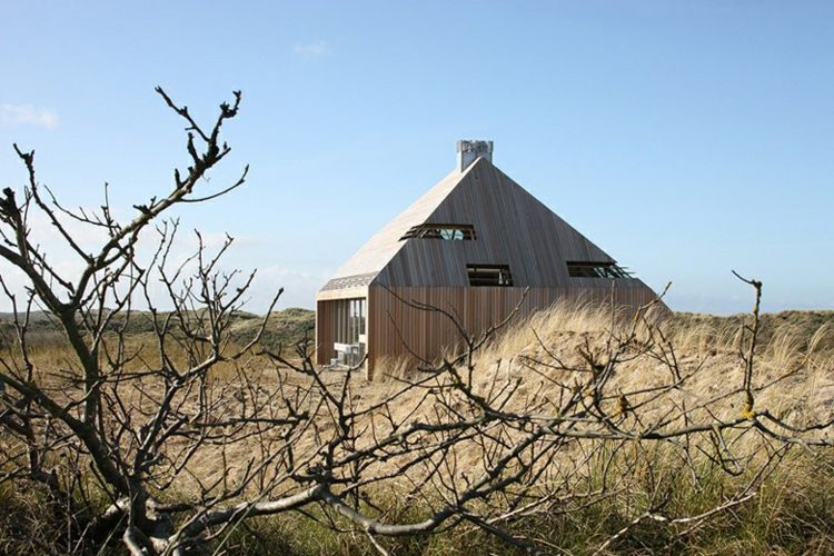 arquitetura de design ao ar livre moderna janela de casa ecológica pequena