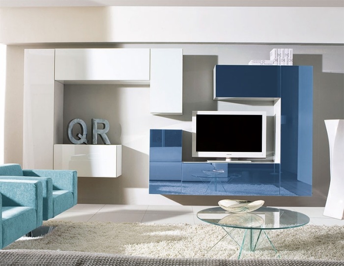 Sala de estar-extensão de parede-plástico-superfície-brilho-azul-branco-quadro de tv-moderna-sala de estar